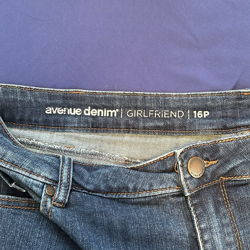 Avenue Denim Girlfriend jeans, size 16P - Picture 3 of 6